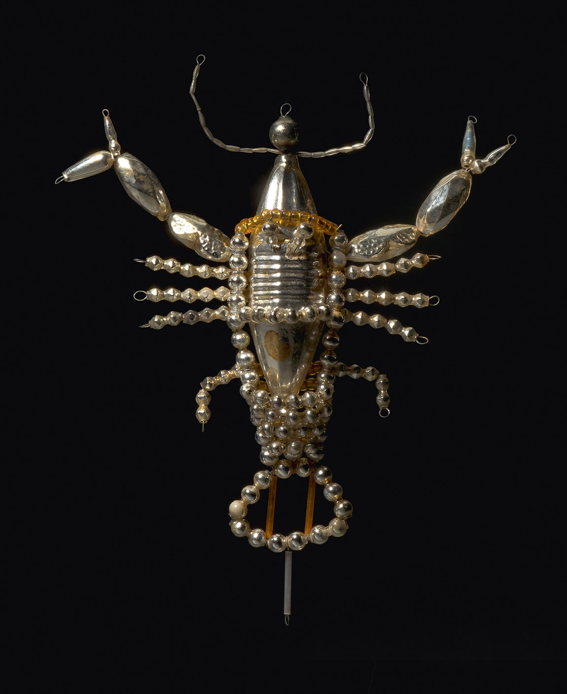 BICYCLE & LOBSTER – Sparkling Tree Decorations from Gablonz. Photo: MAK