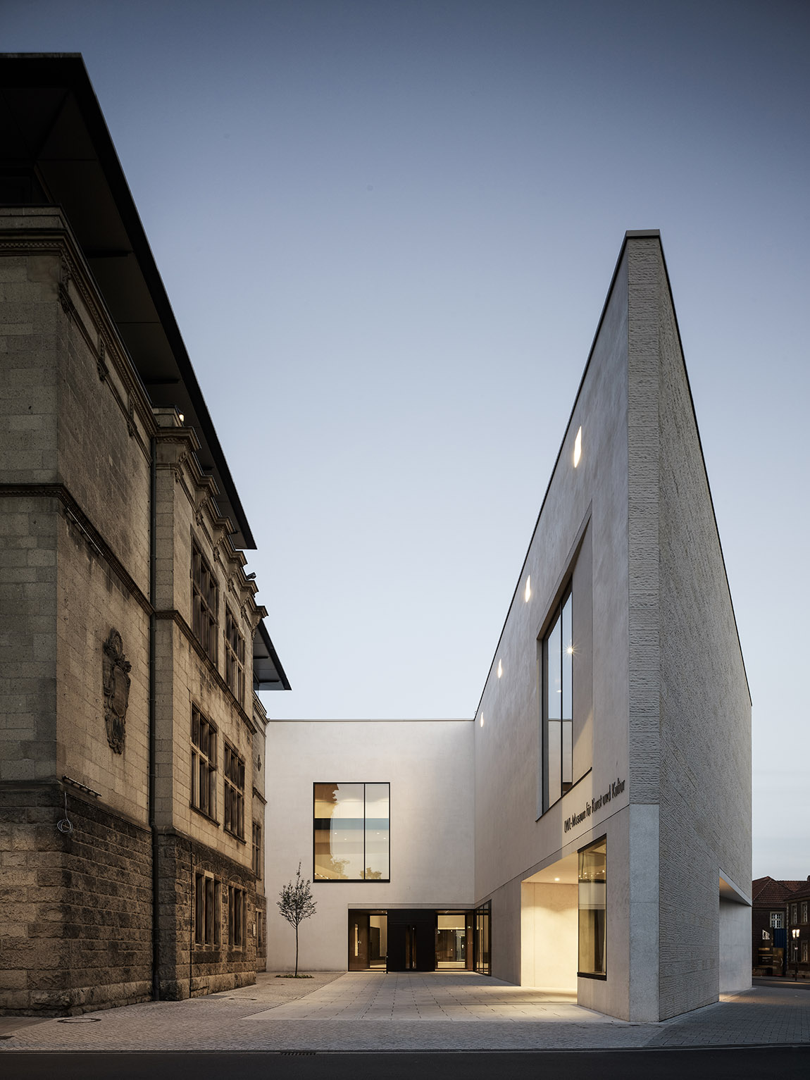 The old and new parts of the museum building at Domplatz. Photo: Christian Richters