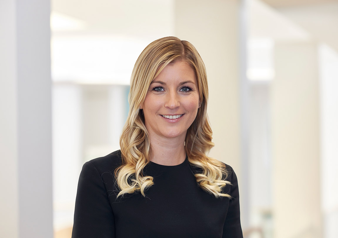 Christine Marhofer brings a breath of fresh air to the jewellery world: mandana Jewellery is the first neo-luxury brand with lab-grown diamonds from its own production in Germany. | Nevermined & mandana: Luxury reimagined