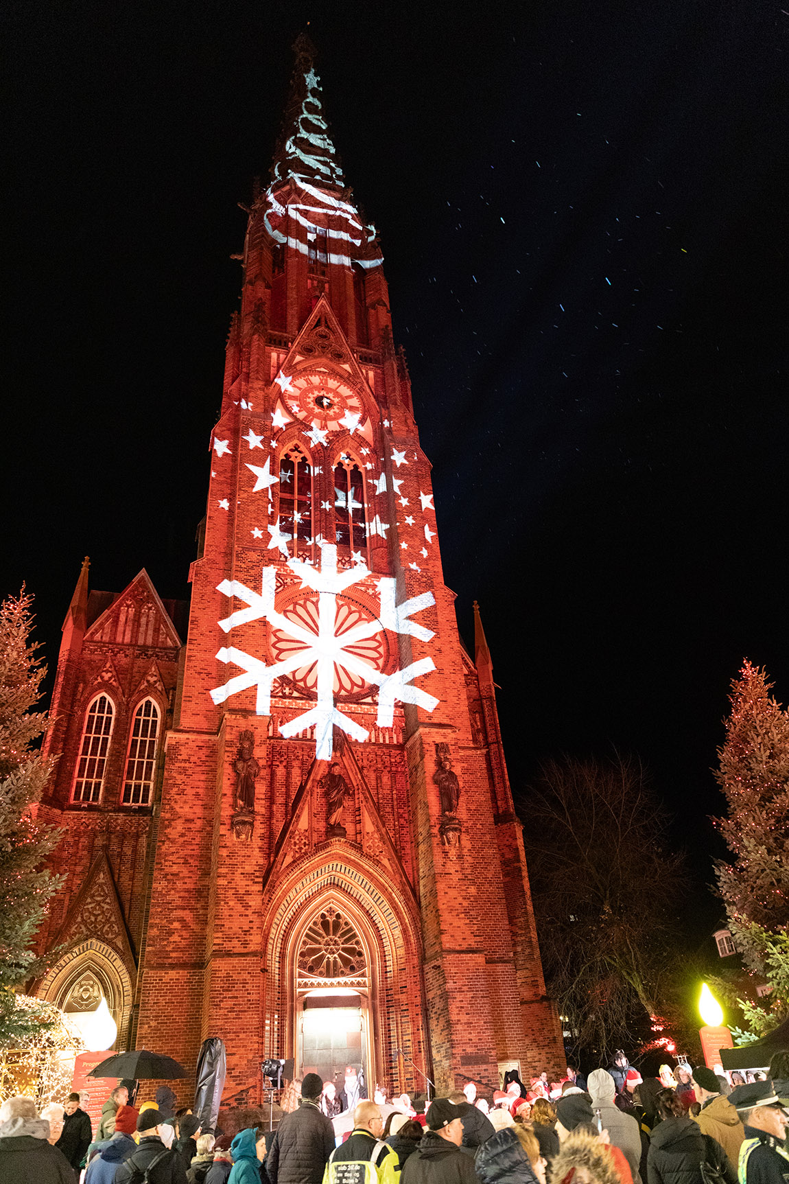 A sea of lights: Bremerhaven's Christmas Market