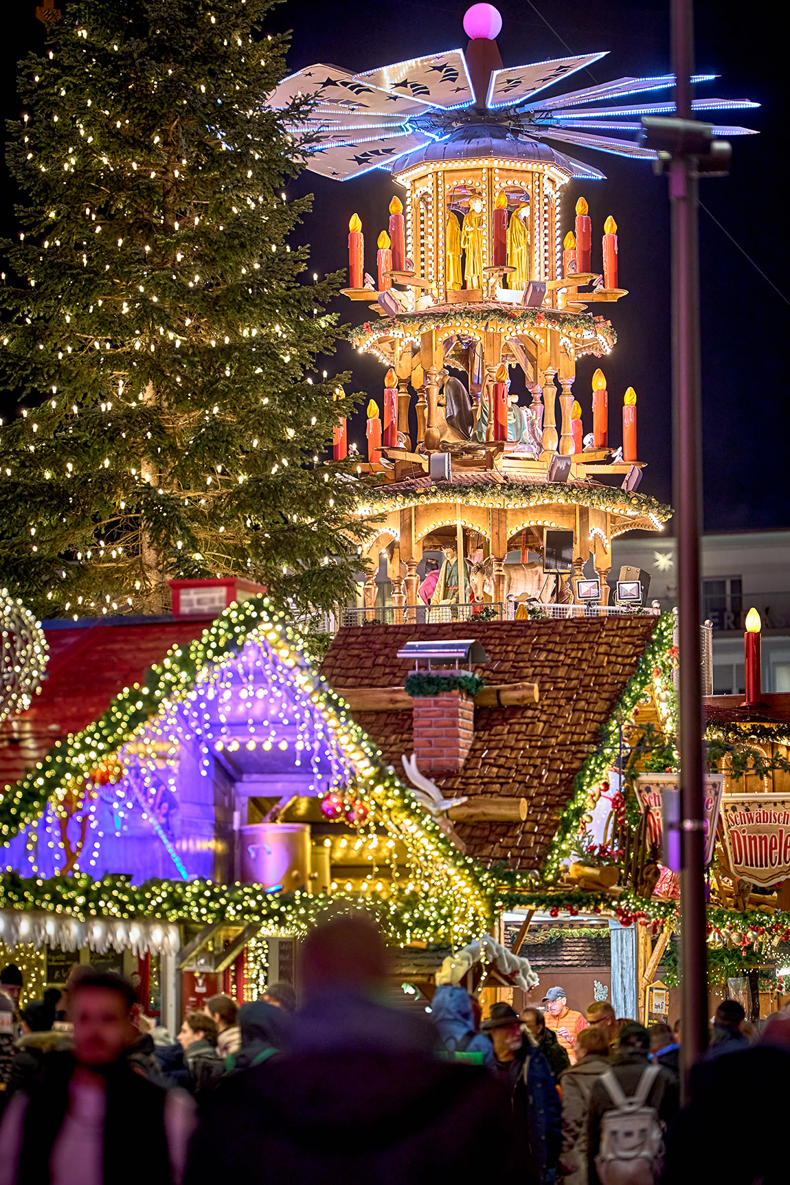 Karlsruhe in a glow of festive lights: magical moments in the Christmas City