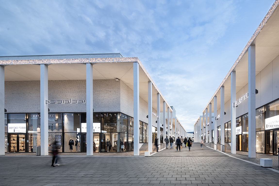 Outletcity Metzingen WELCOME TO ONE OF EUROPE’S LARGEST SHOPPING OUTLETS