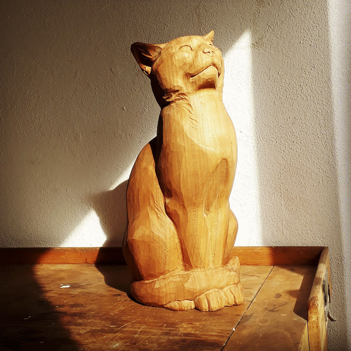 Huggler Holzbildhauerei: SWISS WOOD CARVING BETWEEN TRADITION AND FUTURE