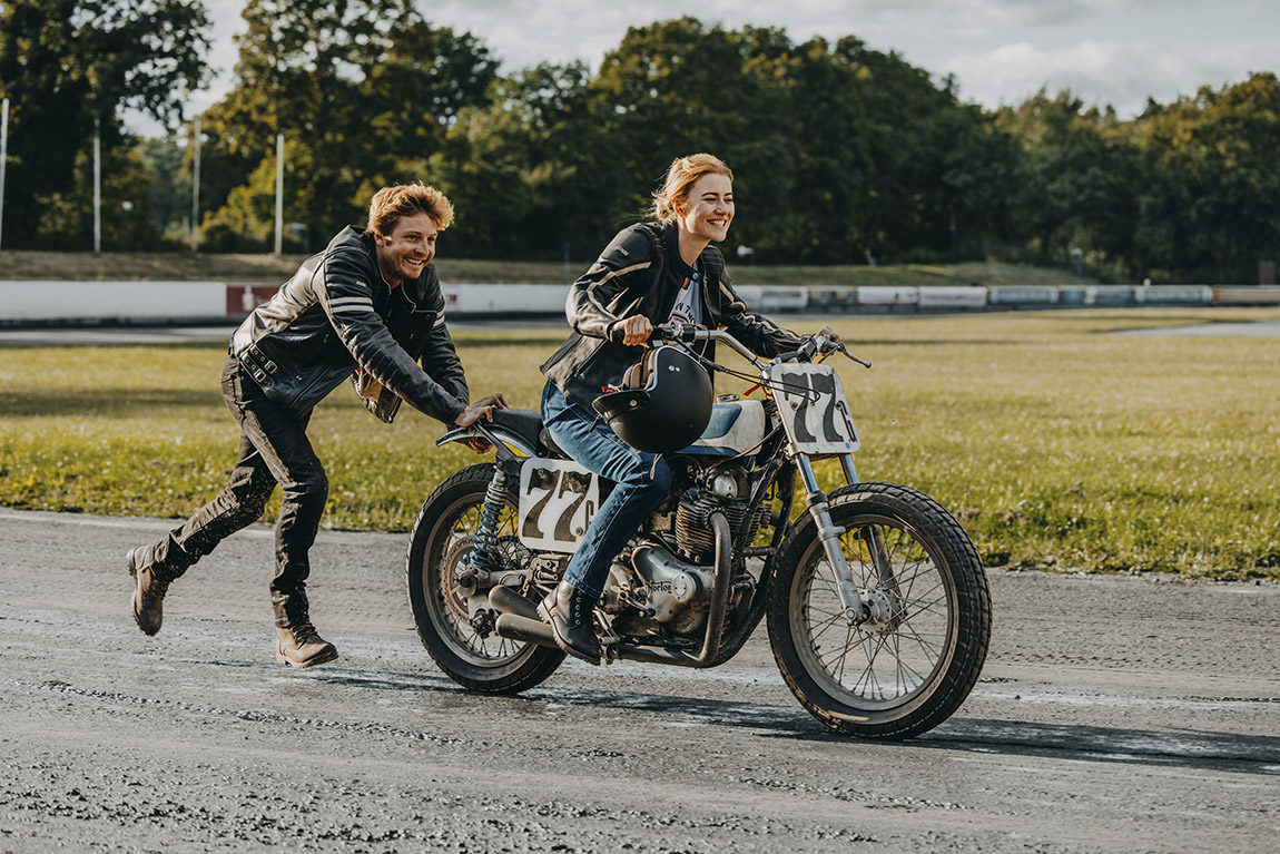 iXS: SAFE AND COMFORTABLE:ENJOY YOUR TWO-WHEELED FREEDOM