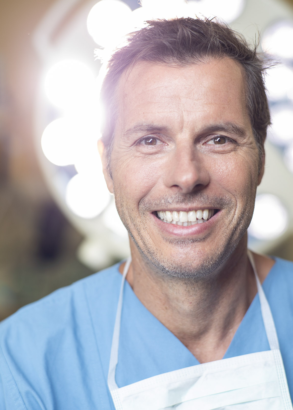 Dr. Christian Schrank: PLASTIC-AESTHETIC FACIAL SURGERY: GREAT RESPONSIBILITY MEETS AN ARTFORM