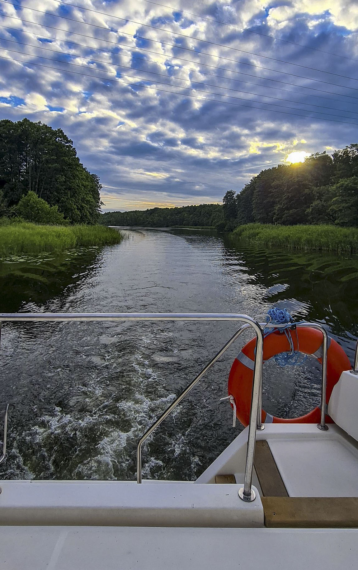 CAST OFF – HOUSE BOATING IN GERMANY