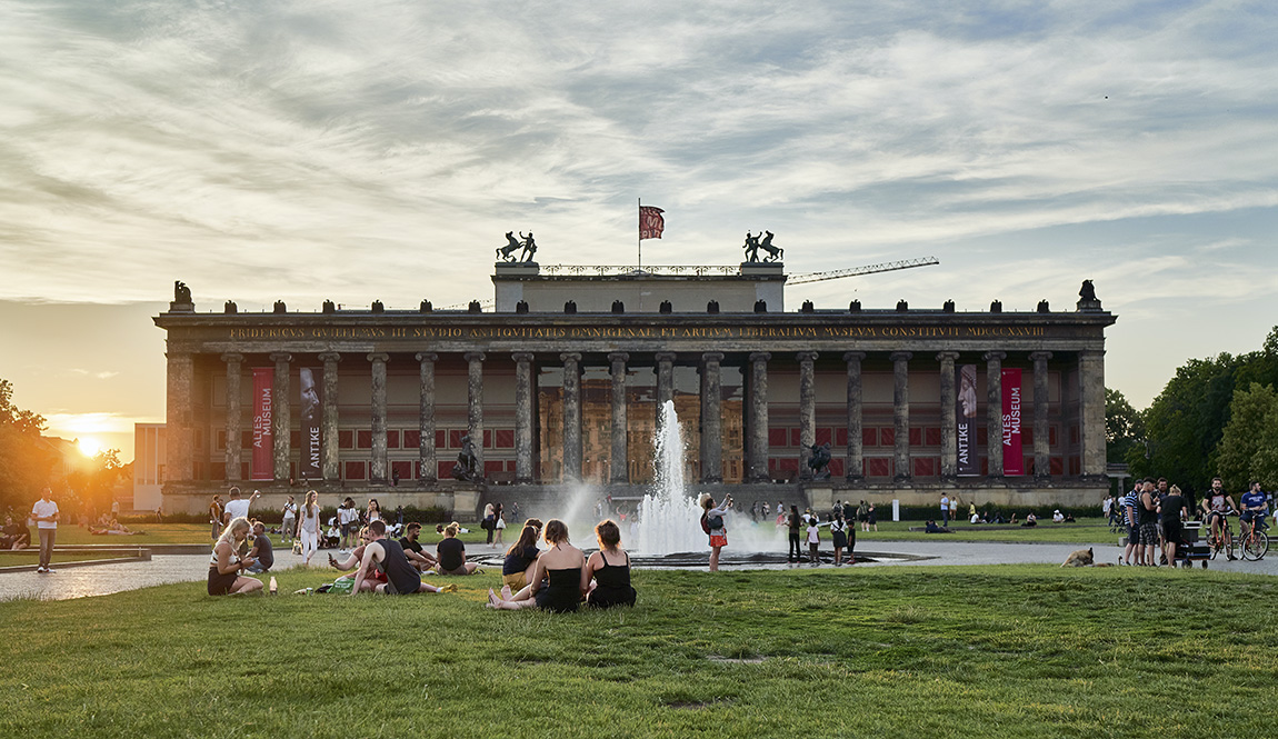 THE ENCHANTING WORLD OF BERLIN’S CEMETERY PARKS