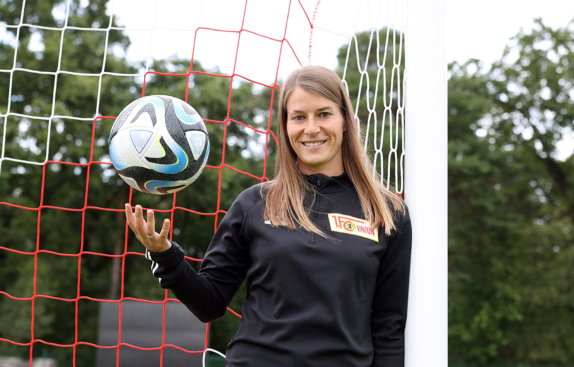 Berlin - Deutschland. Marie-Louise Eta ist Co-Trainerin der U 19 bei Eisern Union. *** 09 08 2023, Berlin, Germany. 09th Aug, 2023. Marie Louise Eta is co-coach of the U 19 at Eisern Union Credit: Imago/Alamy Live News