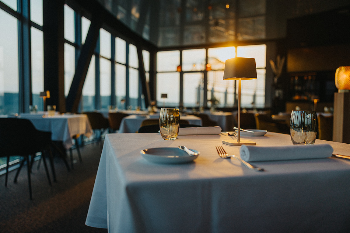 scala-jena.de: Stylish setting and fine dining with breath-taking panoramic views