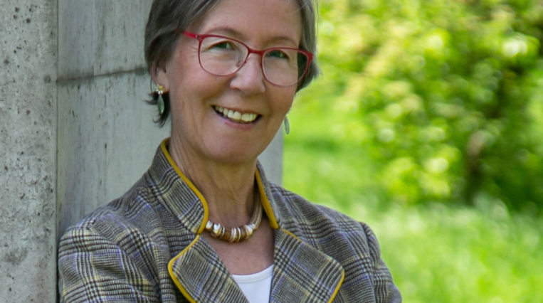 Christa Box: English and Systemic Business Coaching