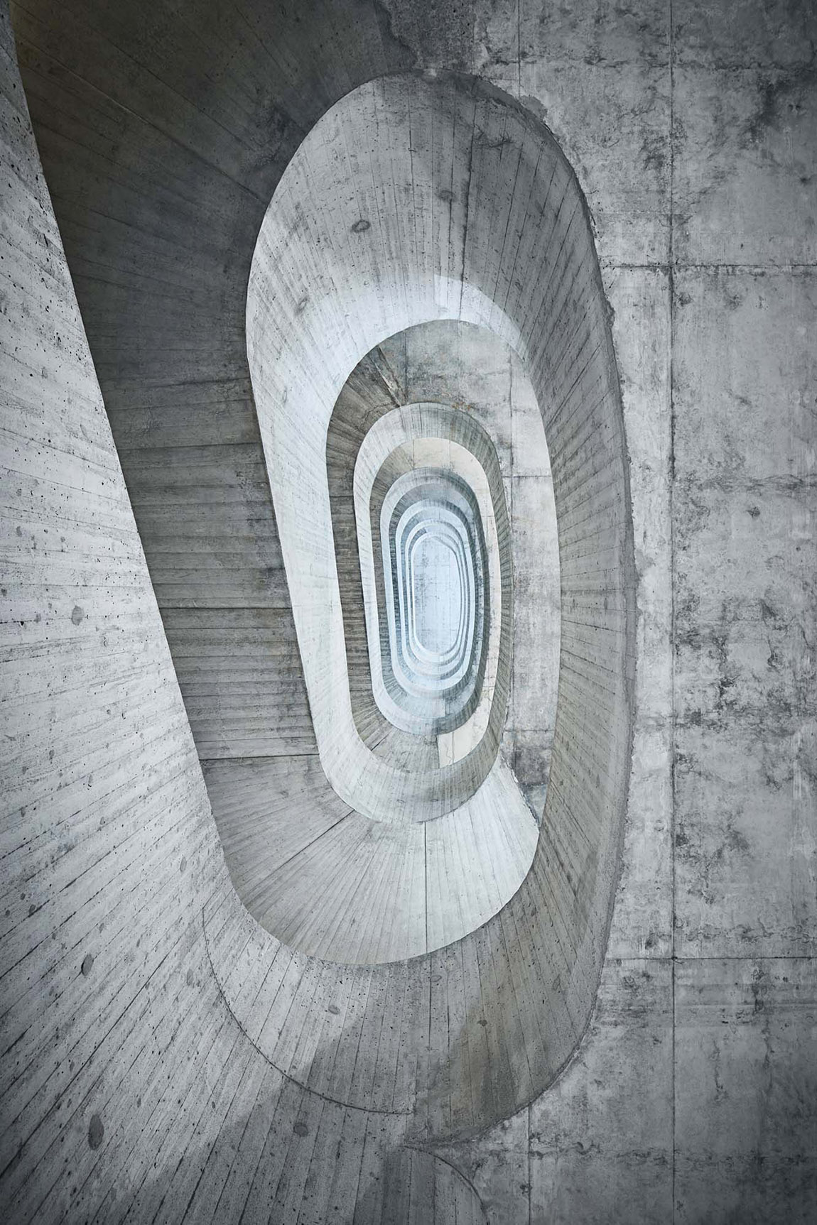 Administration Building Ittingen: Dizzying stairwell.
Photo: Damian Poffet | Berrel Kräutler Architekten: putting people front and centre