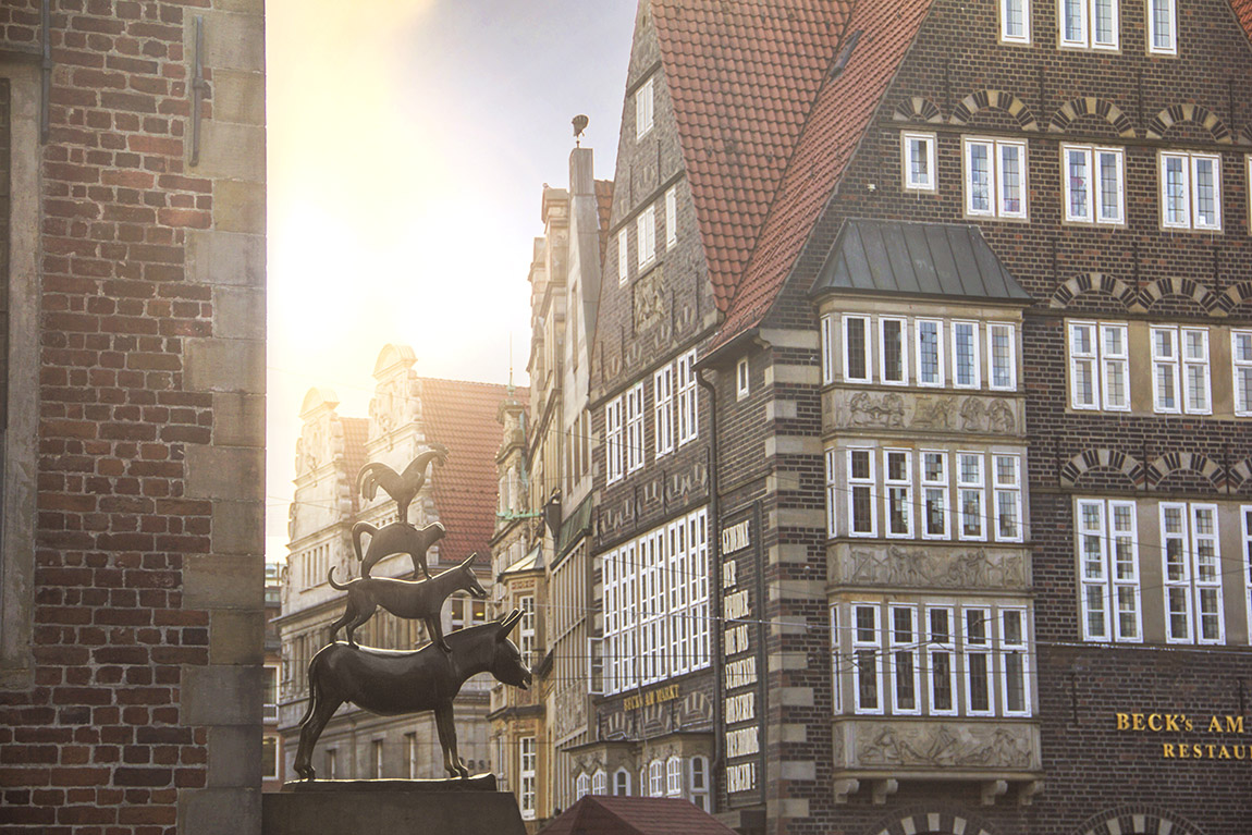 Bremen: bronze statue of Bremen Town Musicians in the city centre. Photo: WFB Bremen/WFB Carina Tank