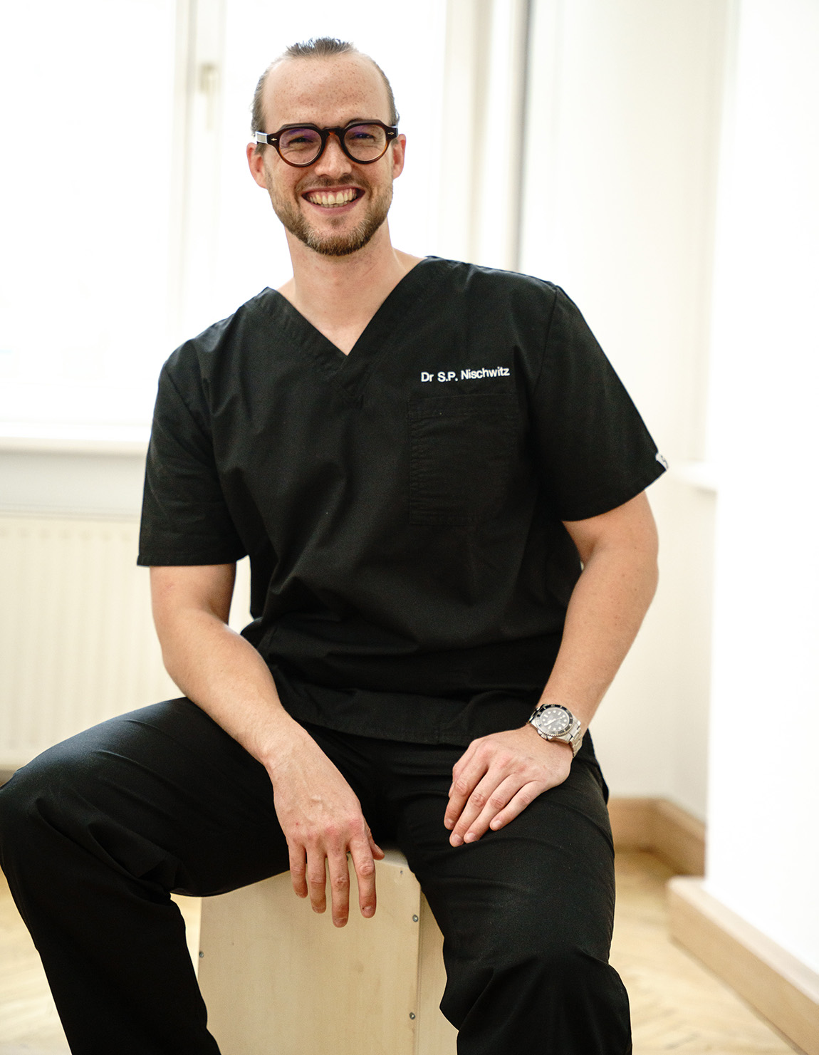 Priv.-Doz. Dr. med. Dr. scient. med. Sebastian P. Nischwitz M.Sc. FEBOPRAS. | Dr Sebastian P. Nischwitz: Responsibility between scalpel and society