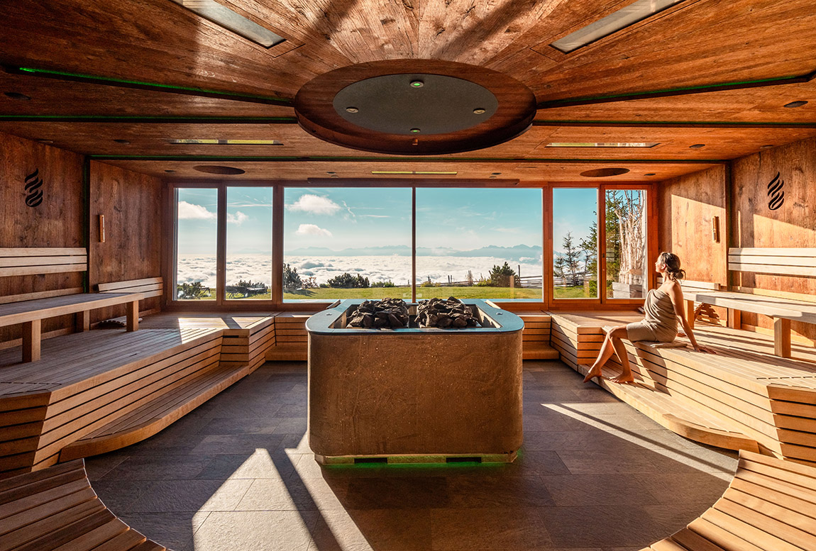 Konzertsauna. Foto: Mountain Resort Feuerberg, Nicho de Biasio | Mountain Resort Feuerberg: Vom Himmel berührt: Wellnessoase in den Bergen