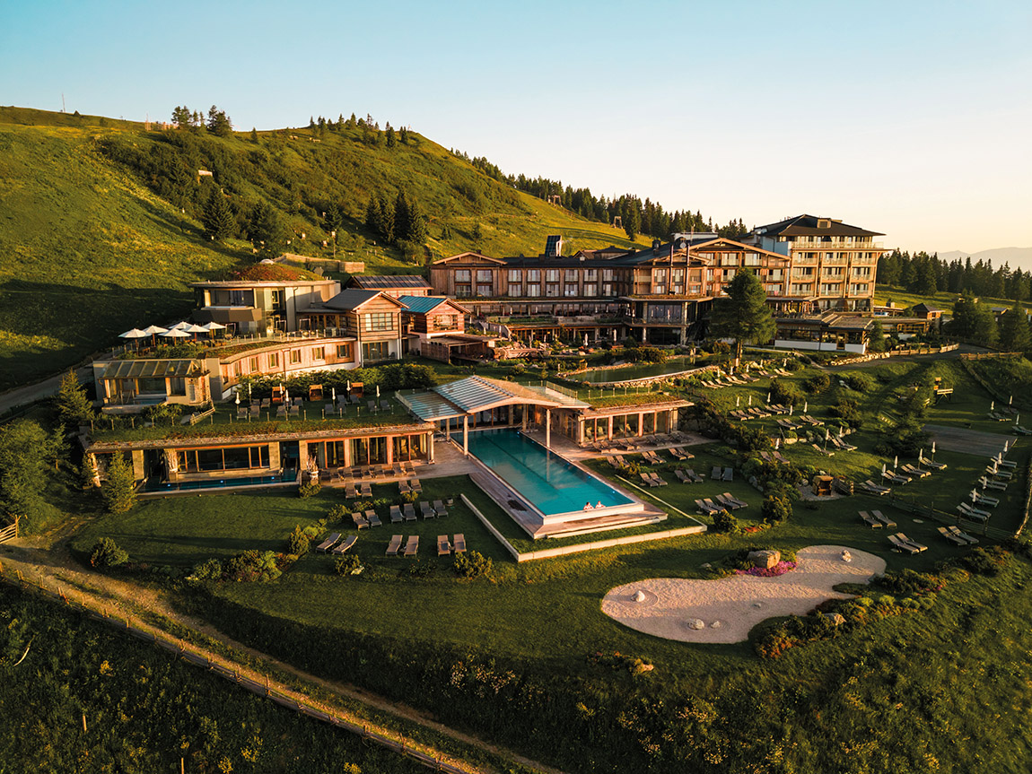 Mountain Resort Feuerberg. Foto: Mountain Resort Feuerberg, Nicho de Biasio | Mountain Resort Feuerberg: Vom Himmel berührt: Wellnessoase in den Bergen