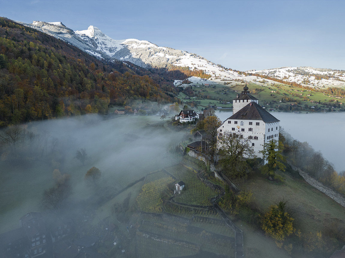 Werdenberger Schloss in mystischem Glanz. Foto: Roland Lichtensteiger | Gasthaus Traube: Discover Werdenberg… and linger at the Traube