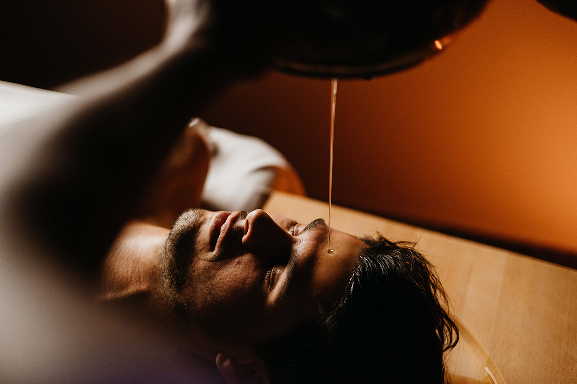 Shirodhara treatment. | Ayurveda Resort Sonnhof: A pioneer for holistic well-being