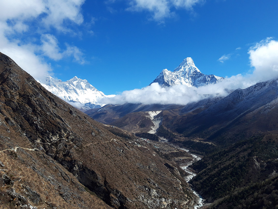 Nepal Himalaya / Hike to Ama Dablam Base Camp. | Daphne Major: Suspense meets wanderlust