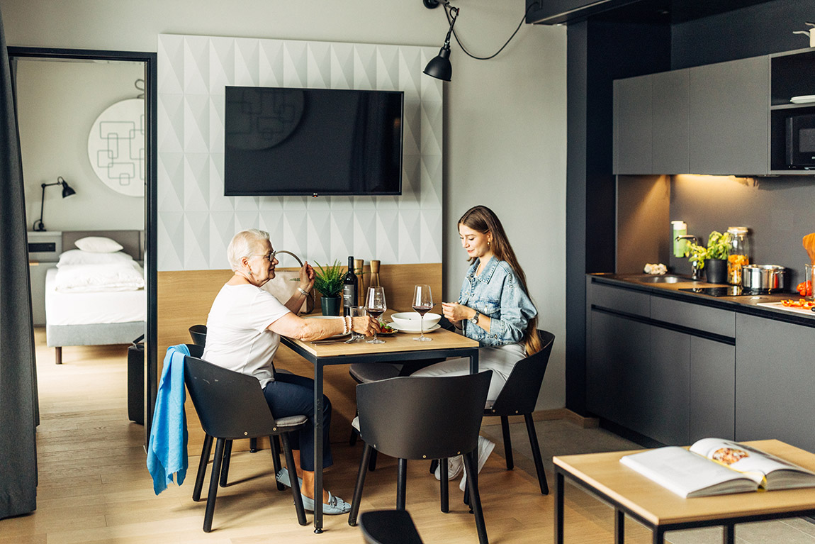 Many rooms with fully equipped kitchenettes – perfect for long stays. | harry's home: Your stay, your way