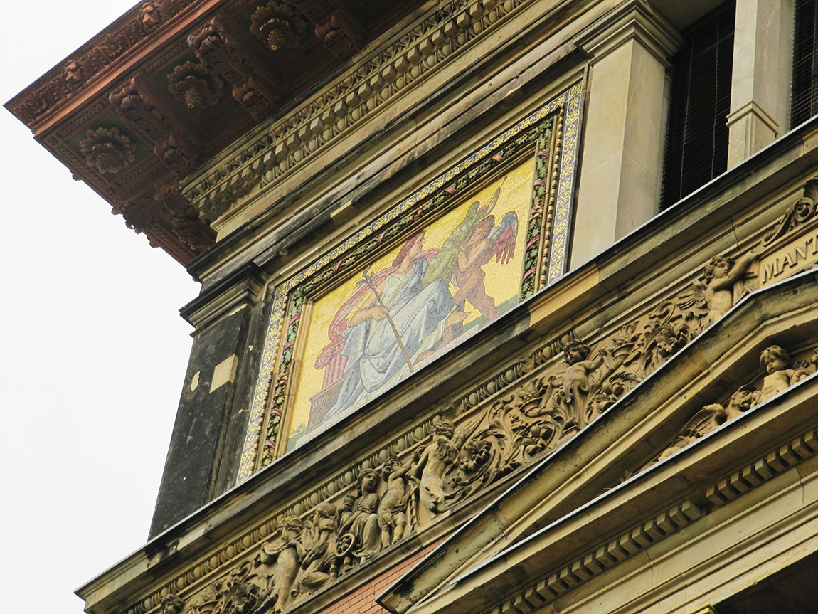 Gropius Bau, Berlin.  | Cornelia Brelowski: Museum, interrupted – Of purple carpets and red flags