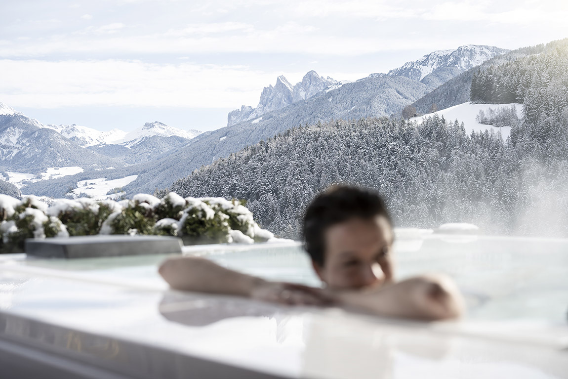 Gnollhof: A winter retreat with a fairy tale view