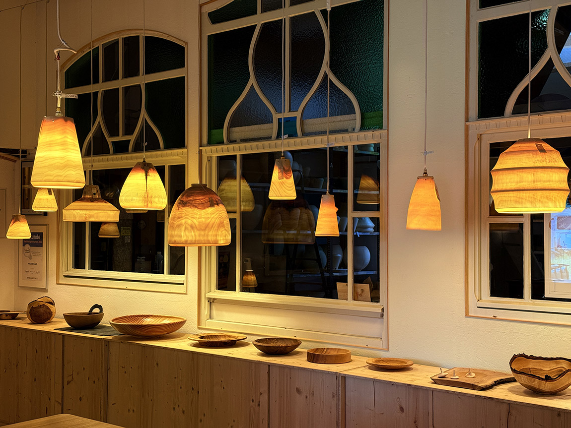 MAXLUZI: Nachhaltig, einzigartig, mit Liebe zum Detail – Holzlampen, die begeistern