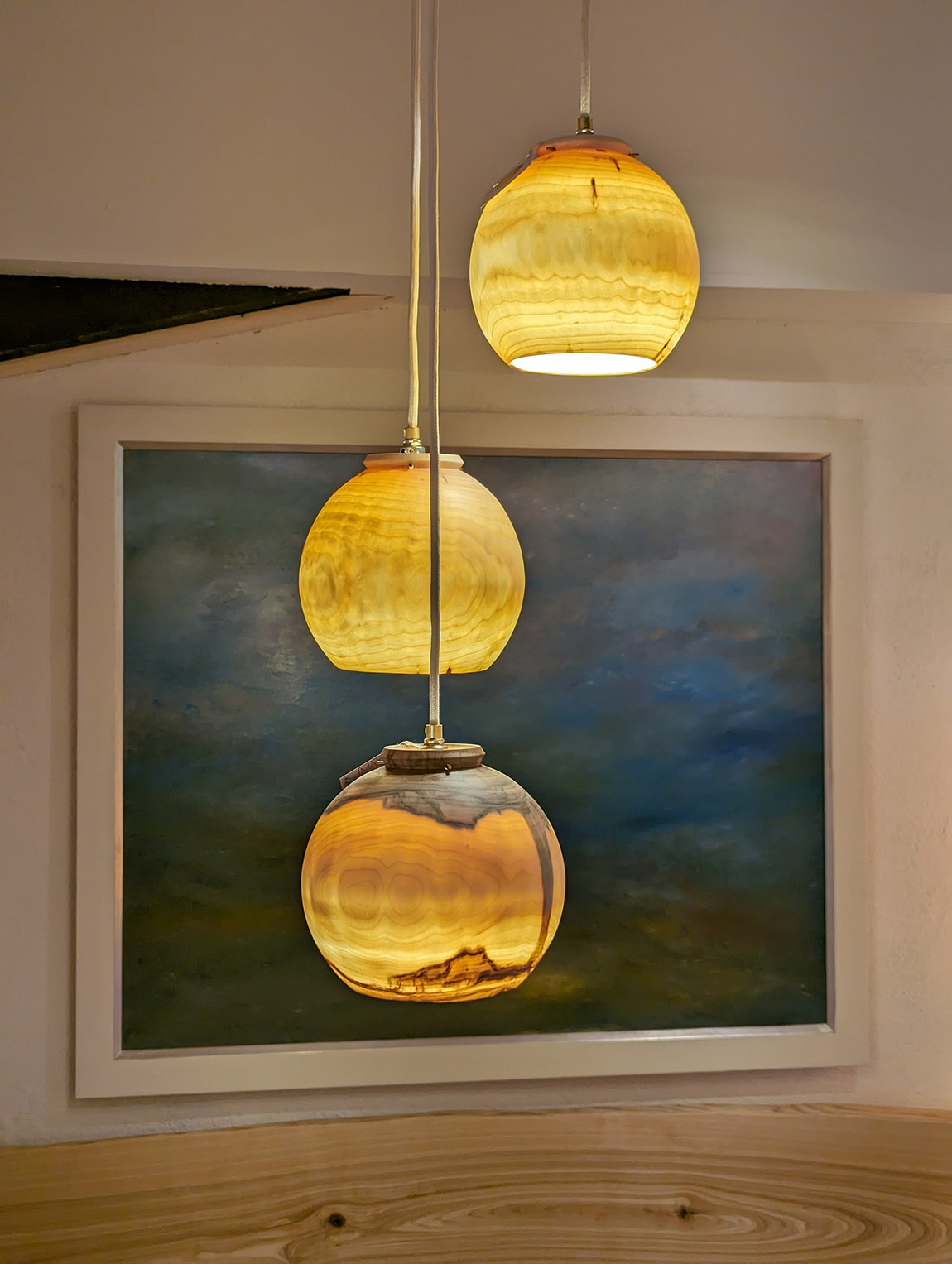 MAXLUZI: Nachhaltig, einzigartig, mit Liebe zum Detail – Holzlampen, die begeistern