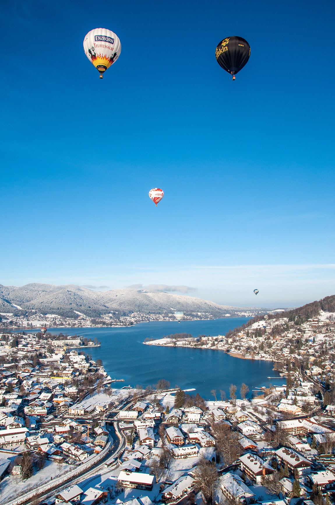 Photo: Der Tegernsee, Sabine Ziegler-Musiol | Soaring over snow