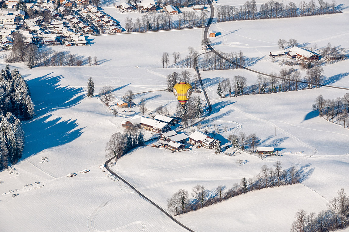 Photo: Der Tegernsee, Sabine Ziegler-Musiol | Soaring over snow