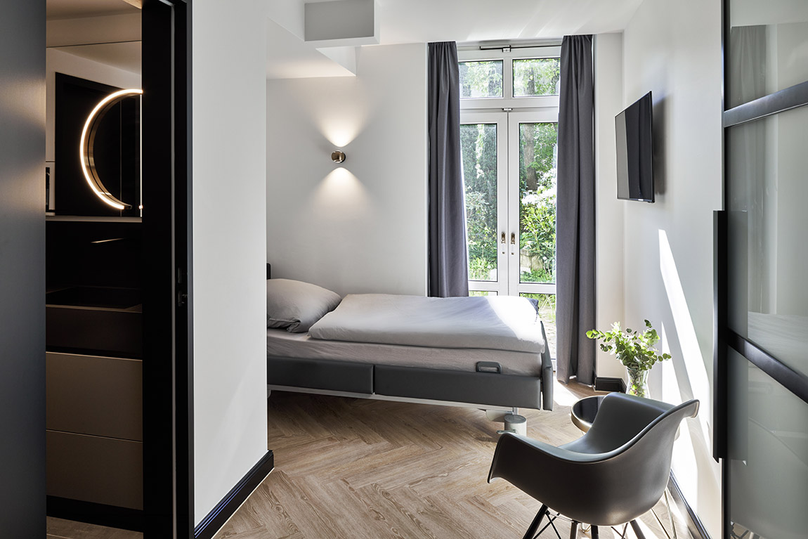 Patientenzimmer. Foto: Occhio | PRAXISKLINIK ULMENHOF – WITH PASSION FOR SURGERY AND SCIENCE