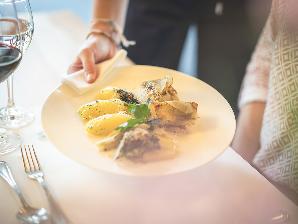 Resort Hof Weissbad – Culinary delights, culture and health at the foot of the Alpstein mountains