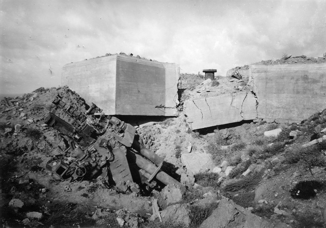 Post-explosion destruction on Heligoland. Photo: Franz Schensky | Heligoland: The island with holes in it