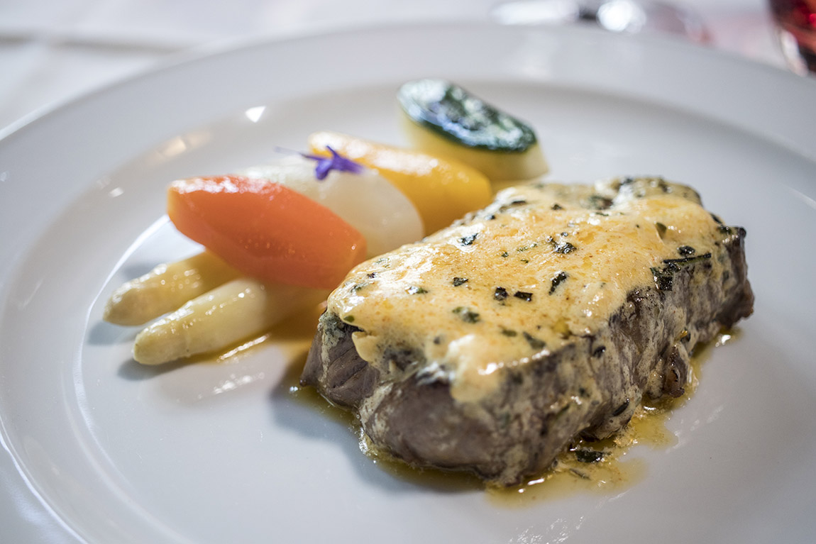 Zunfthaus zur Rebleuten: A traditional hotel and restaurant full of culinary delights