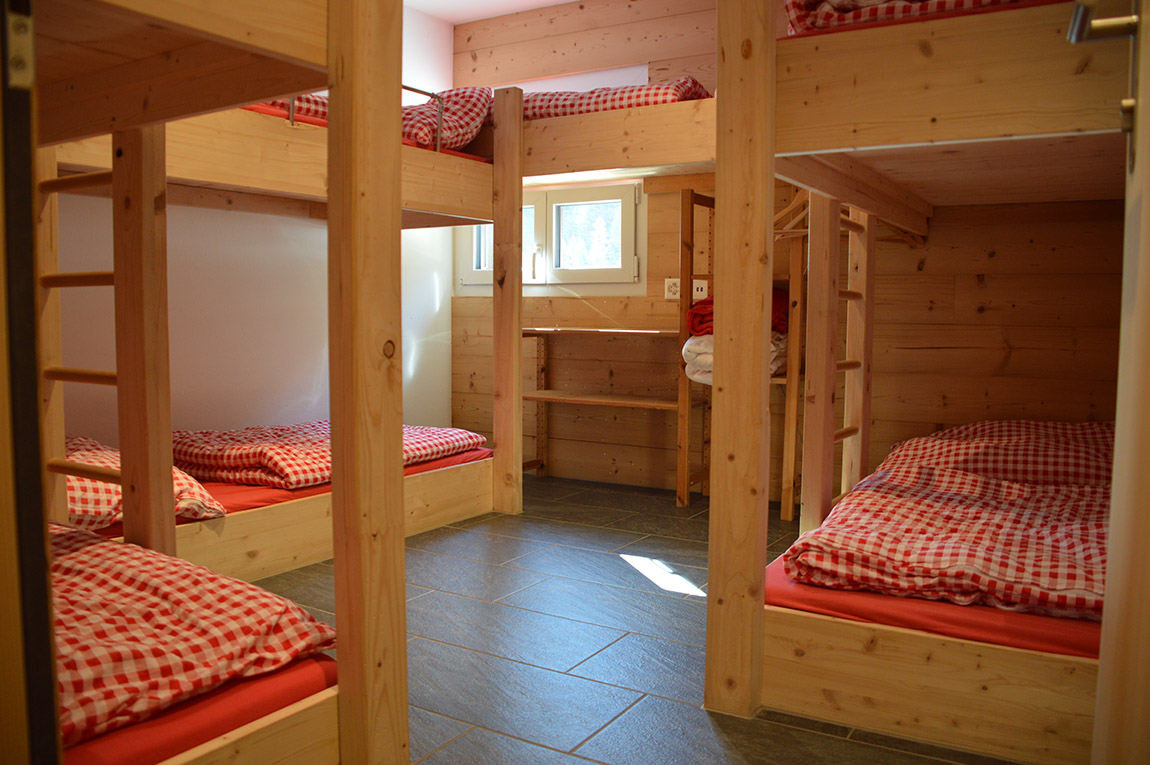 Der Schlafsaal. | Refuge du Grammont: A hidden gem in Switzerland’s Prealps