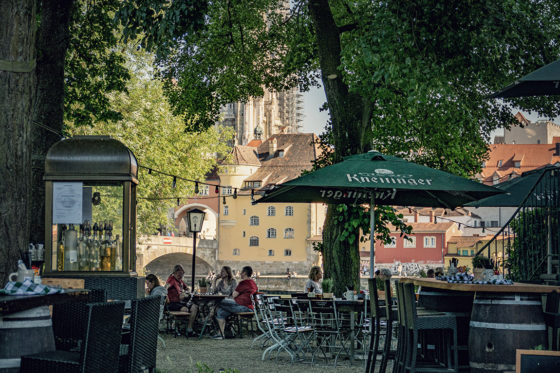 Beer garden. Photo: RTG, Beate Kidd | Regensburg: Where history meets contemporary living