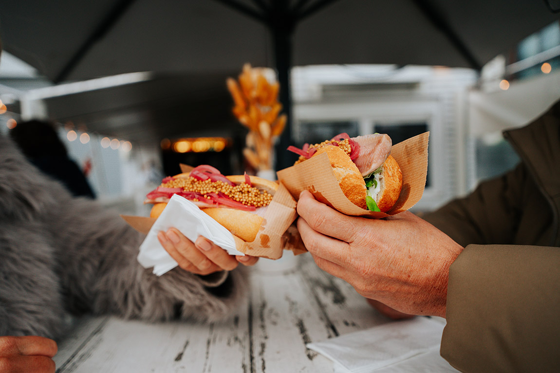The famous fish rolls. Photo: Tim Eichert | Coastal magic and fish delights: A culinary adventure along the Baltic Sea