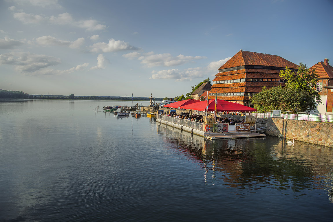 A restaurant in Neustadt in Holstein. Photo: Tourismus-Agentur Schleswig-Holstein GmbH | Coastal magic and fish delights: A culinary adventure along the Baltic Sea