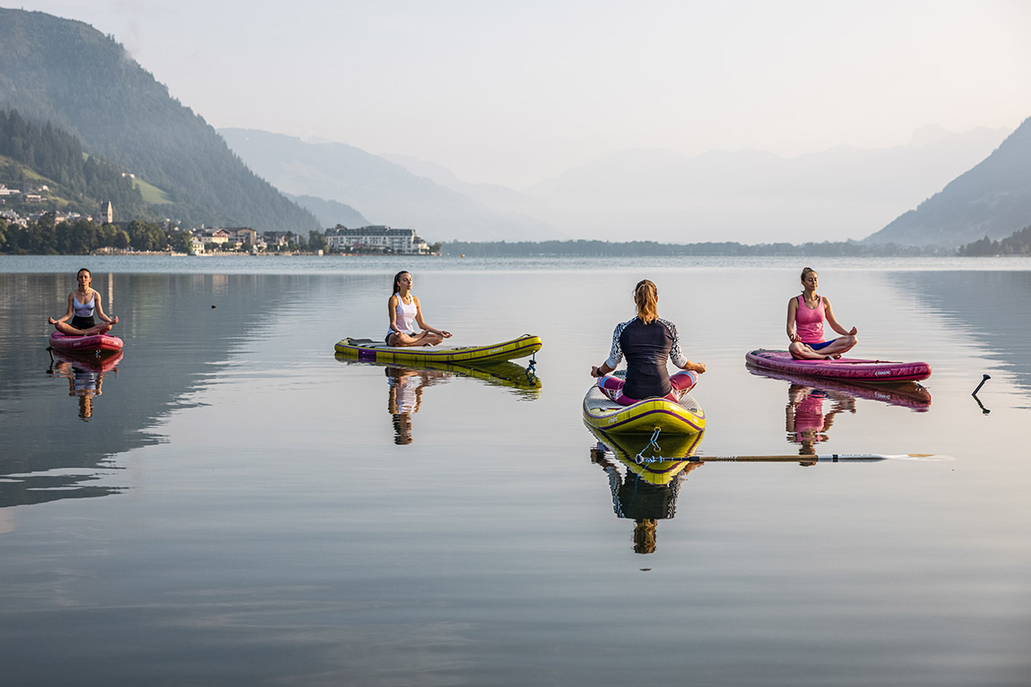 SUP Yoga at Lake Zell. Photo: Zell am See-Kaprun Tourismus | Extraordinary doorstep escapes: Top 11 microadventures in Austria