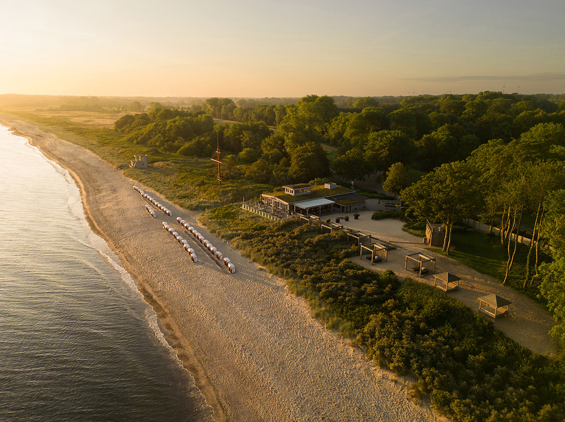 Aerial view of the Restaurant Bootshaus. Photo: Sarah Russ | Weissenhaus Private Nature Luxury Resort – Where nature, wellness, and gastronomy redefine luxury