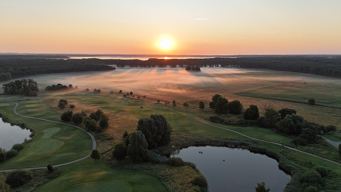 GOLF Fleesensee. Foto: puttsnpenalties | Between water and open space