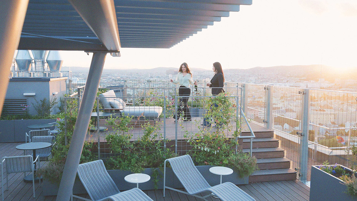 Momento: Arrive. Connect. Feel at home.
