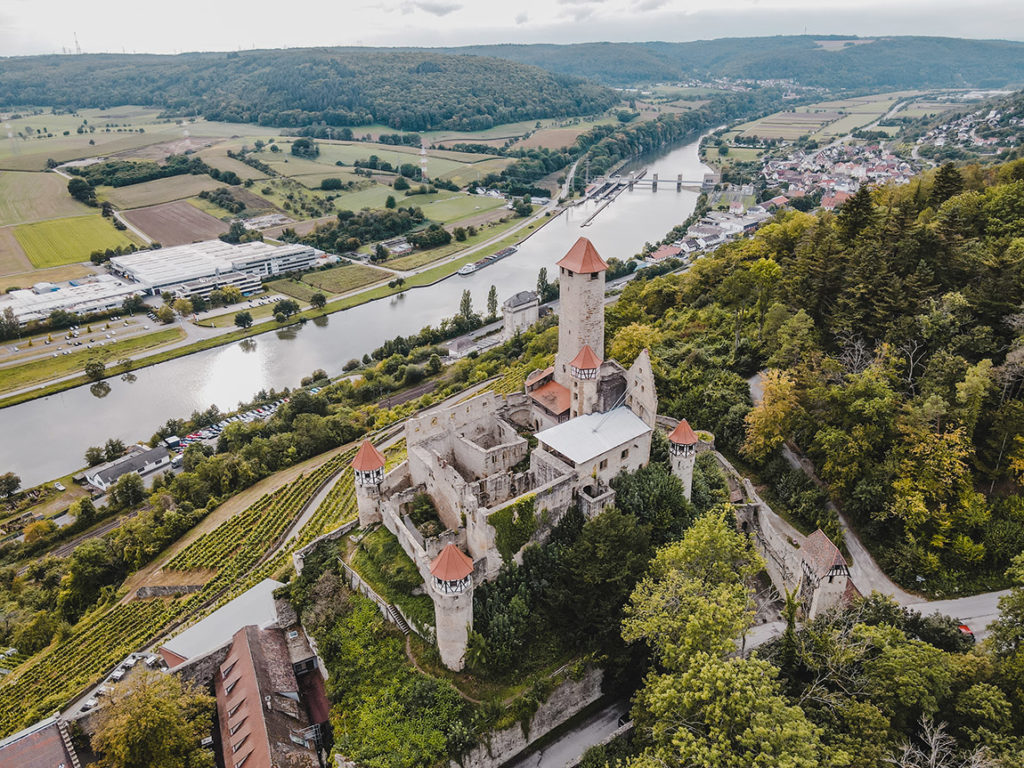 Hornberg Castle. Photo: wetraveltheworld | Burg Hornberg oberhalb des Neckars bei Neckarzimmern; Bildnachweis: Carolin Steig & Martin Merten