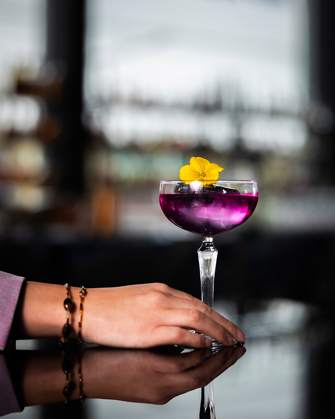 Purple Rain Cocktail in der Bar Iris. Foto: Hyatt Regency Zurich Airport The Circle | An all-in-one approach: Hyatt’s integrated event concept at The Circle