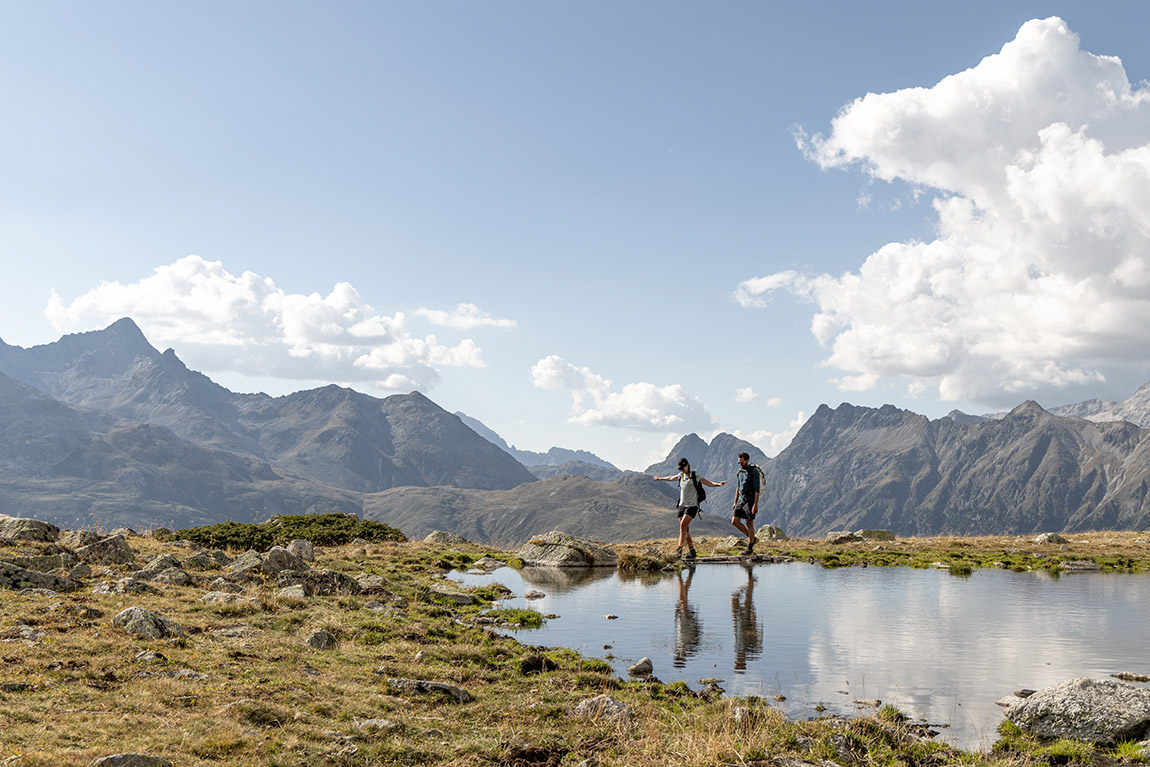 Foto: Fabian Gattlen | Muottas Muragl: A prime viewing spot above lakes, forests and mountain peaks