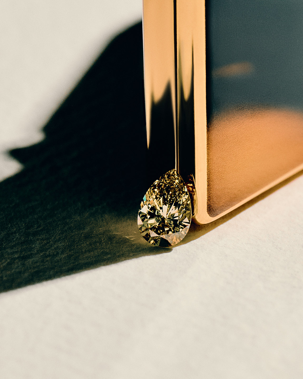 Nevermined and mandana: Luxury in full colour