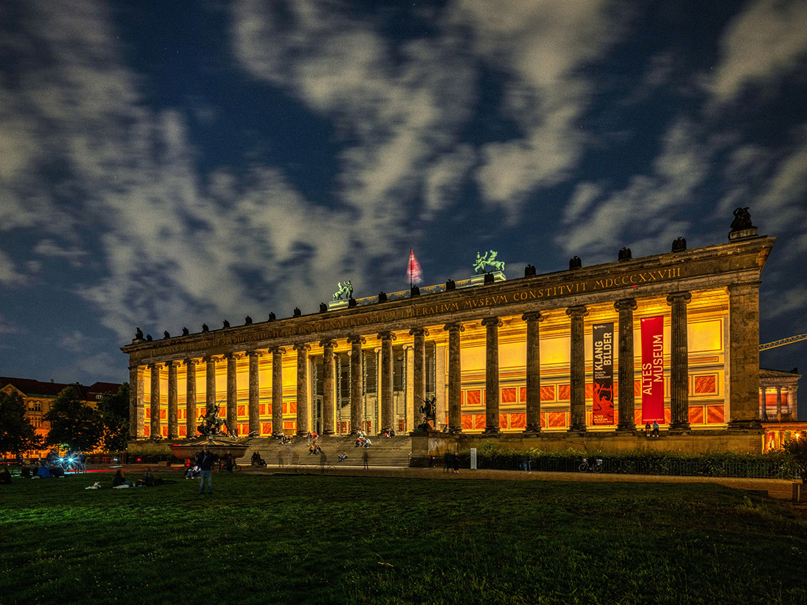 Have a cool down at the museum. Photo: Michael Heise on Unsplash | Cornelia Brelowski: Heat tricks – on navigating Berlin’s hot summer days