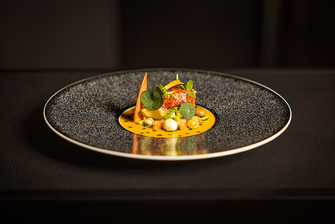 Bretonischer Hummer. | The ESPLANADE: Minimalist elegance, maximum comfort and creative cuisine