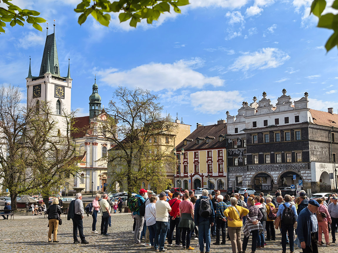 Guided city tours as part of the travel programme. Photo: Sven Lehmann | Steam Cruises: Full steam ahead – nostalgic river cruises along the Elbe