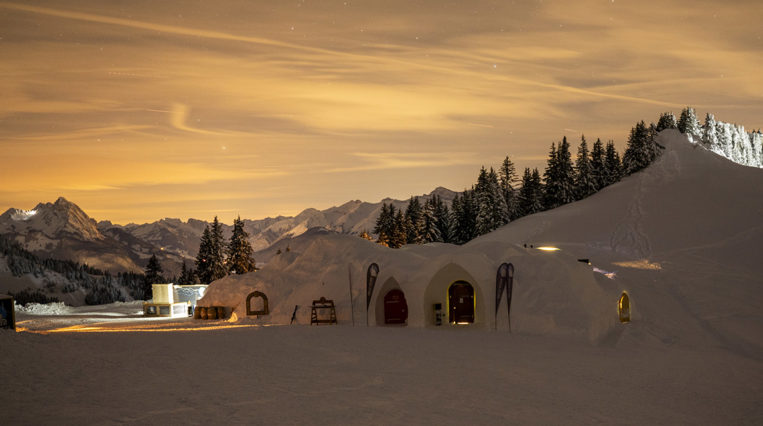 Iglu-Dorf (Igloo Villages): Fascinating winter worlds made of snow and ice
