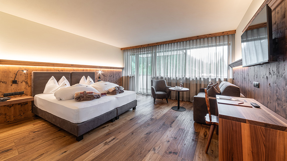 Die Landro-Zimmer. | Romantik Hotel Santer: Where tradition meets the Dolomites